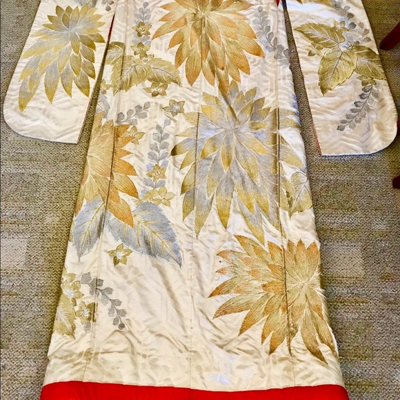 Vintage Japanese Wedding Kimono wear or wall art - Picture 3 of 11